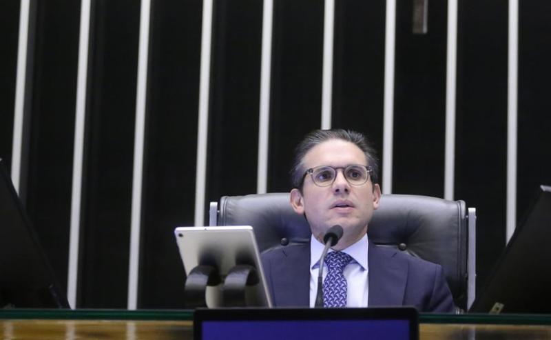 Hugo Motta e a Síndrome do Conciliador Cativo