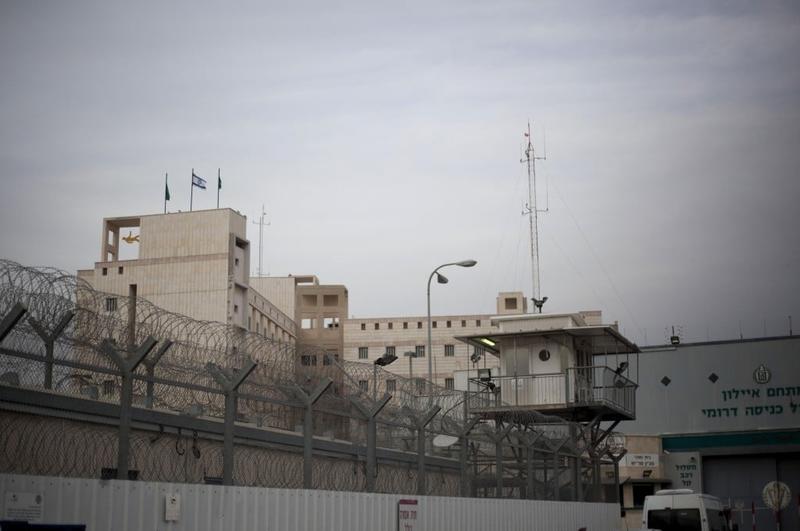 Ex-warden claims he was fired, framed over refusal to go easy on Jewish inmates