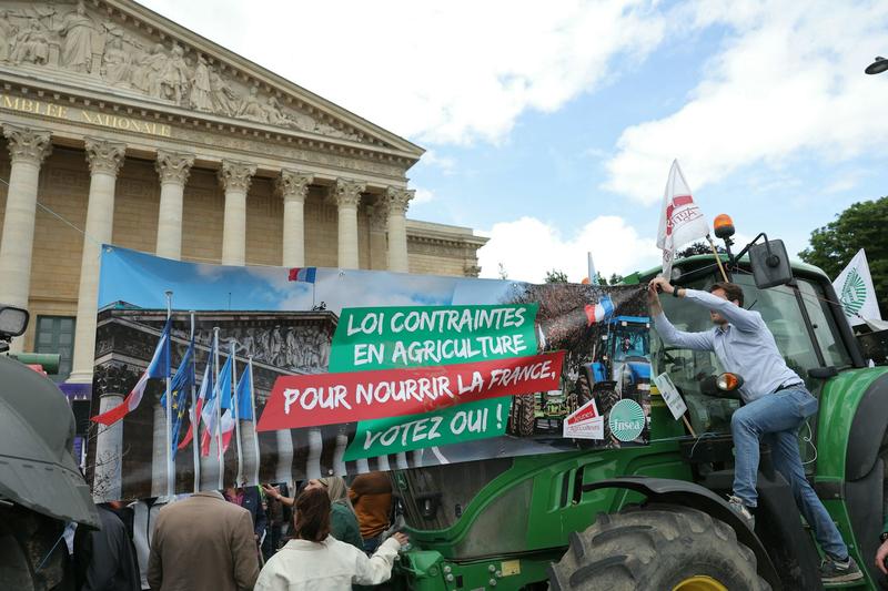 Loi Duplomb et pesticides : comment la FNSEA a imposé ses revendications