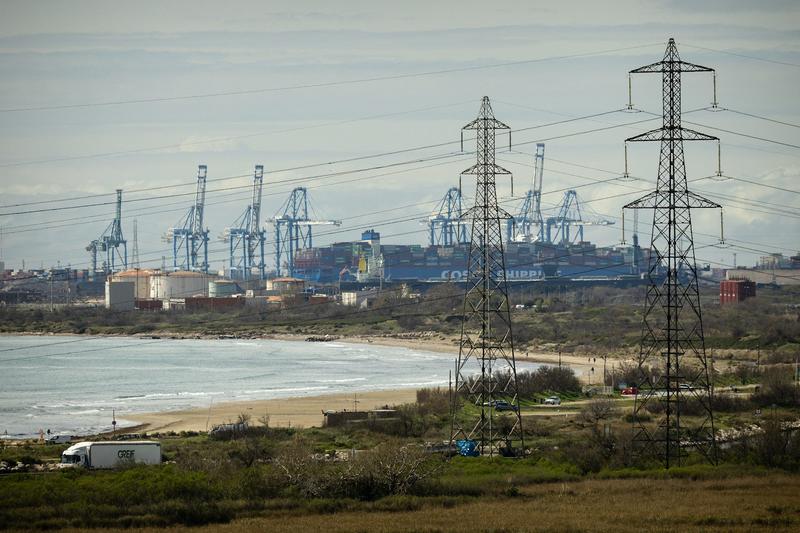 À Fos-sur -Mer, un territoire industriel portuaire à l’épreuve de la transition verte