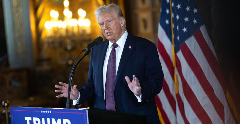 Woman With ‘Urgent Message’ for Trump Arrested Outside Mar-a-Lago