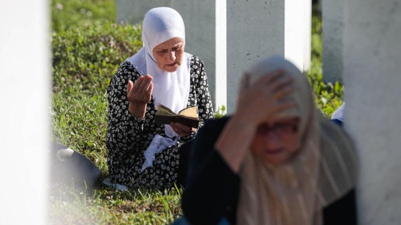 Obeležena 30. godišnjica genocida u Srebrenici: Sahranjeno sedam žrtava, najmlađa imala 19 godina