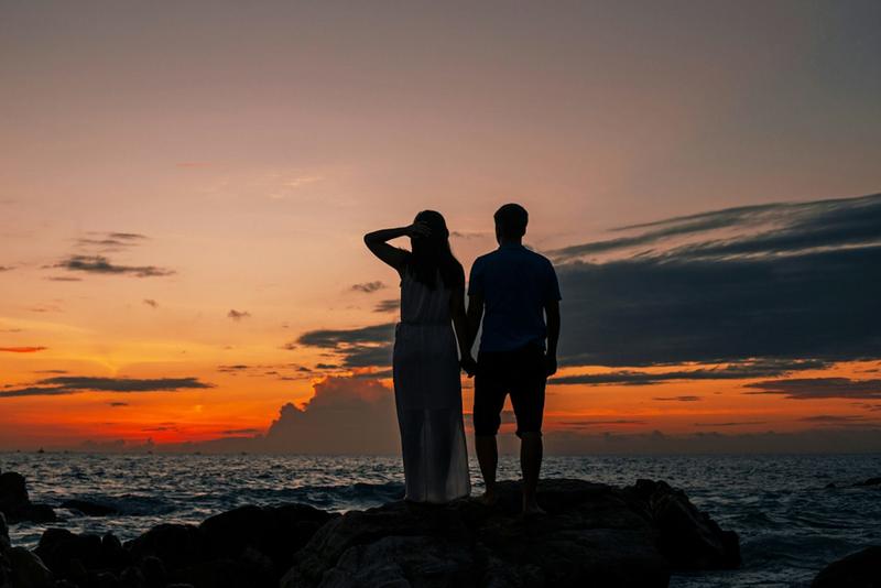 Les amours de vacances des adolescents : entre liberté, exploration et normes sociales
