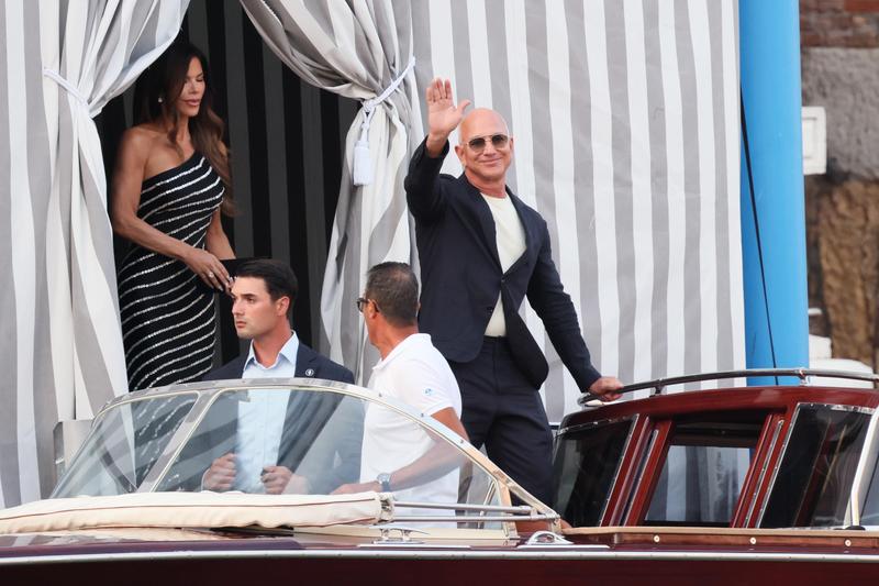 Forbes Daily: Jeff Bezos Offloads Over $1.5 Billion In Amazon Stock
