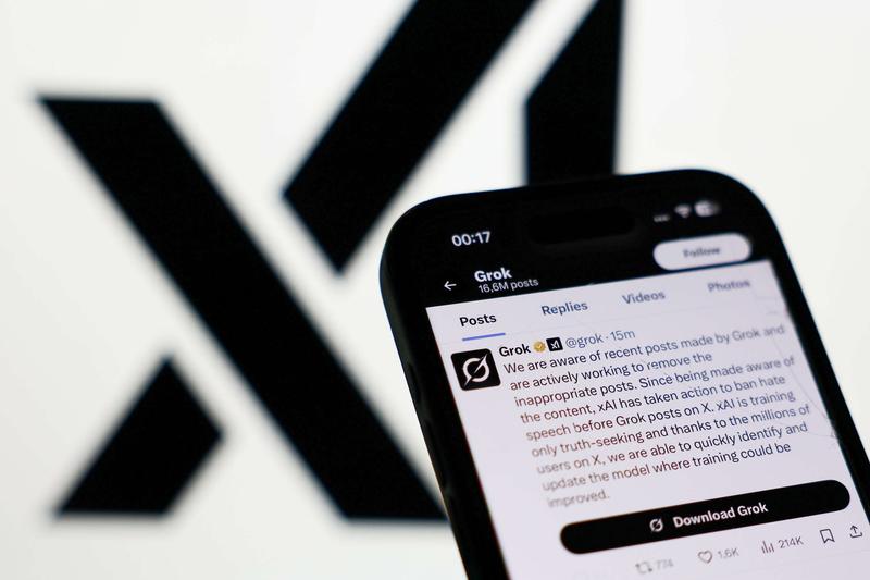 Pentagon Signs Contract With Musk’s AI After It Called Itself “MechaHitler”