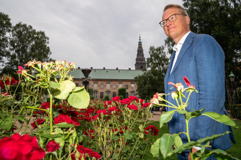 Vi skal passe bedre på vores gamle bygninger, hvis Danmark skal blive ved med at være det land, vi kender og elsker