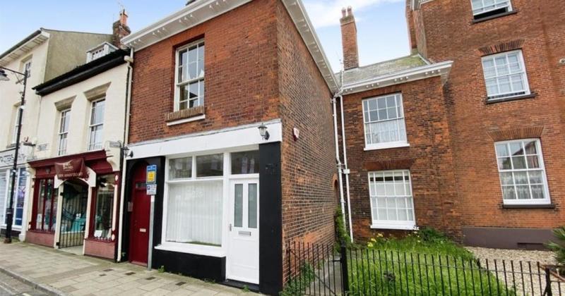 Grade II listed property on historic High Street up for auction