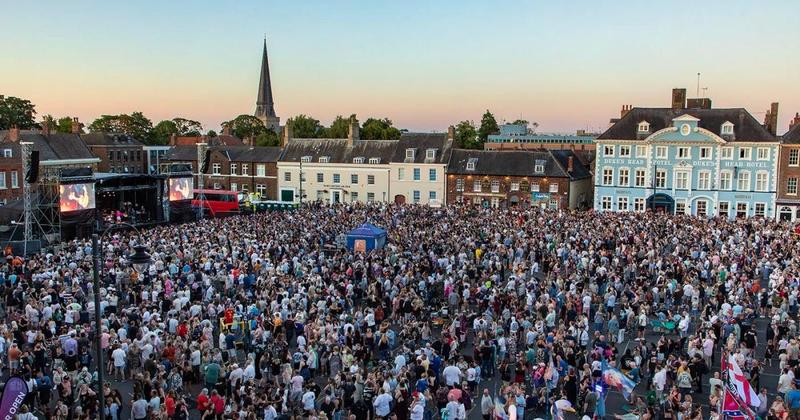 Free festival draws tens of thousands to Norfolk with chart-topping headliners