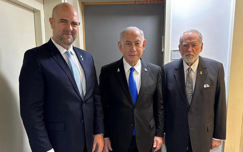US ambassador Huckabee attends Netanyahu’s criminal trial in show of support