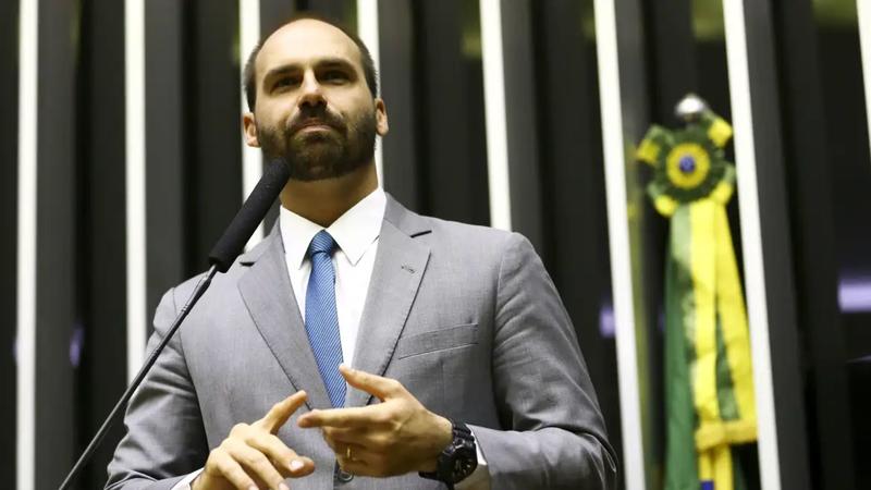 Bombas atômicas tarifárias de Trump explodem no colo da família Bolsonaro