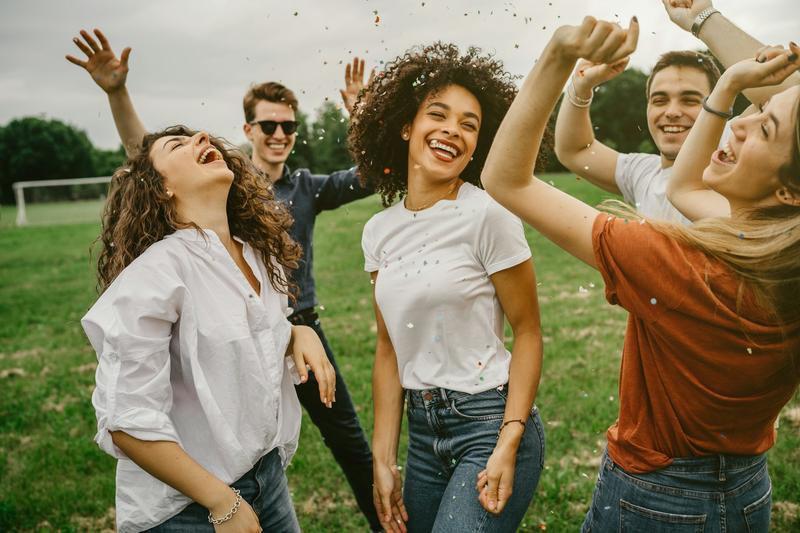 Looking for meaningful romantic relationships? Start by diversifying your friendships and forgetting your wishlist