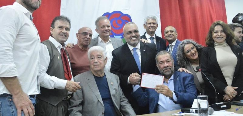 Requião nacionalista, novo Brizola do PDT, para enfrentar protecionismo trumpista ao lado de Lula