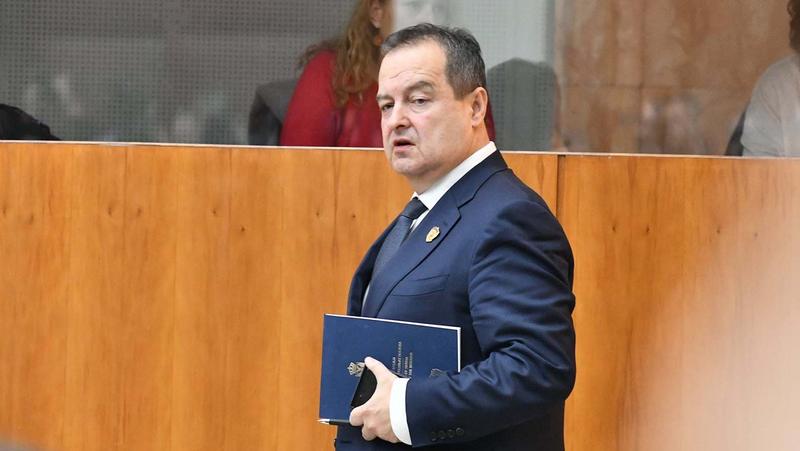 Dačić: Građani koji su došli ispred kuće Miloša Vučevića žele građanski rat