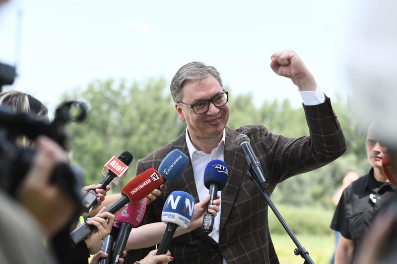 Gazi i lomi proklete „blokadere“, kaže predsednik