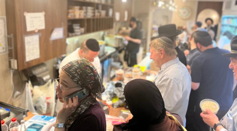 Rabbi’s ‘ruling’ discouraging eating Shabbat stew on Thursday nights briefly roils Israel