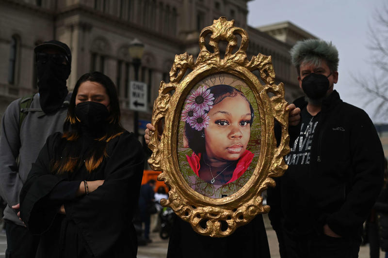 Trump Admin Seeks 1-Day Sentence for Cop Convicted in Killing of Breonna Taylor