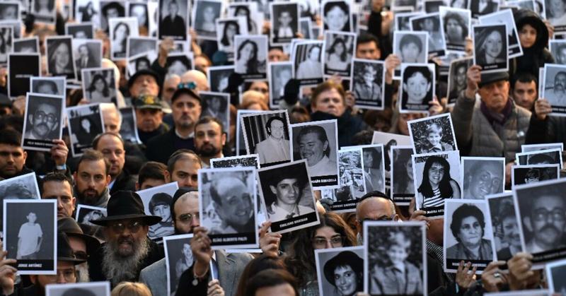 Argentines commemorate Jewish center bombing, demand justice
