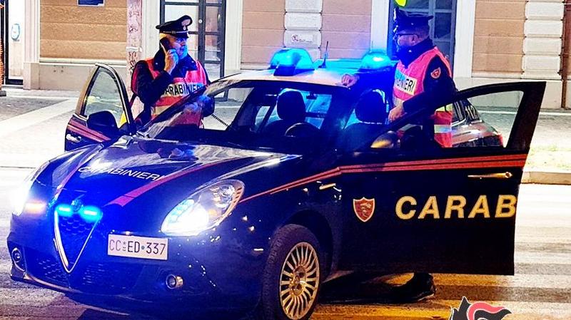 Mamma e figlia di 3 anni molestate sul treno