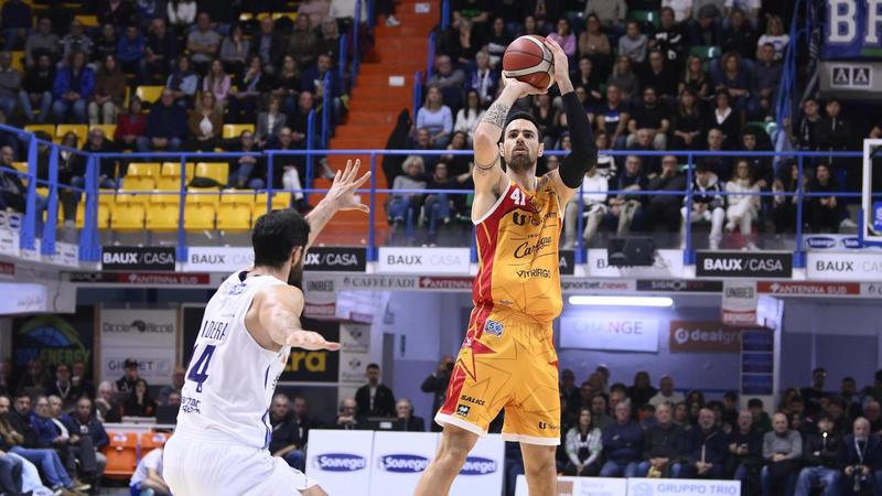 Vuelle, c’è un play azzurrino in arrivo. Trucchetti cambia mare, da Sassari a Pesaro