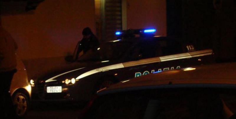 Livorno, picchia l’ex e le ruba il cellulare: arrestato un trentenne alla Rosa