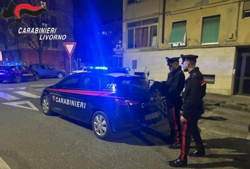 Livorno, spacciano cocaina a due donne in via Badaloni: arrestati - Chi sono