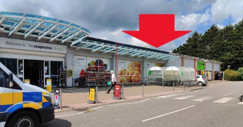 New retail units on the market next to major supermarket