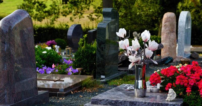 Death notices and funeral announcements from the Norwich Evening News