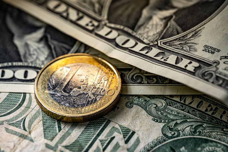 Dollar im freien Fall: Euro‑Vermögen so hoch wie seit 2005 nicht mehr