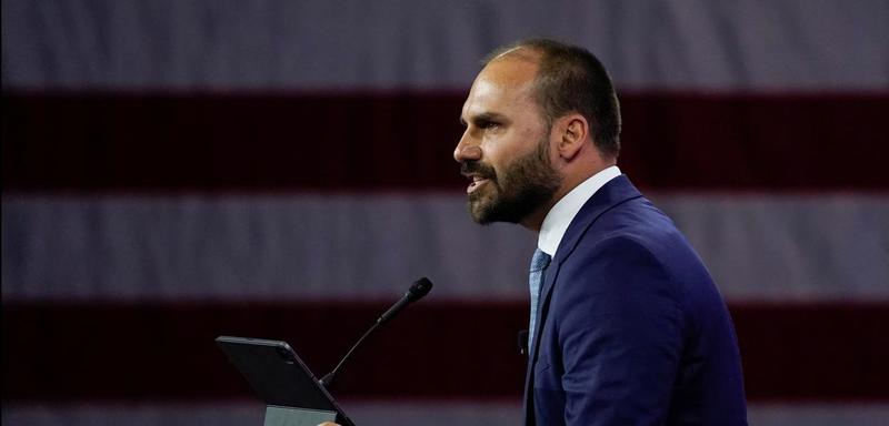 Eduardo Bolsonaro sobe o tom