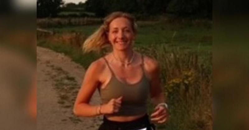 Woman with condition that made walking painful takes on London half marathon