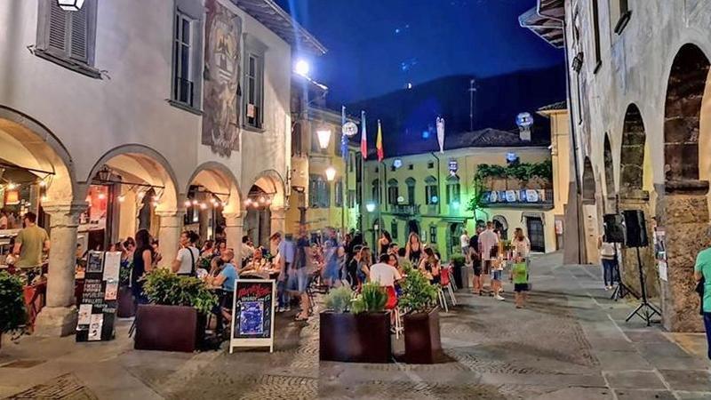 Clusone, il paese delle tante botteghe dove l’e-commerce non interessa a nessuno