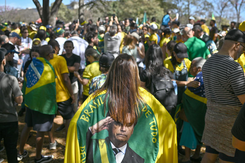 Manifestações precisam de motivo simples: pela democracia