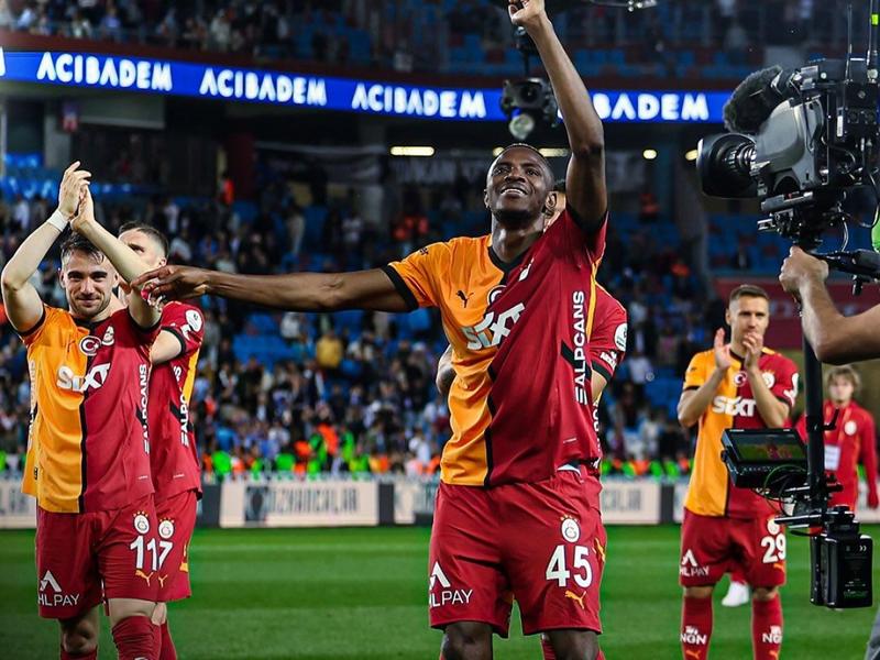 Victor Osimhen, accordo con il Galatasaray: capolavoro di De Laurentiis. Arriva Juanlu