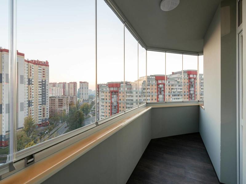 Vetrate panoramiche sui balconi, serve il via libera del regolamento condominiale