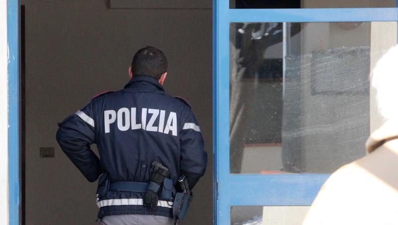 Livorno, ladri in via Guadalajara: fanno irruzione in una casa e scappano