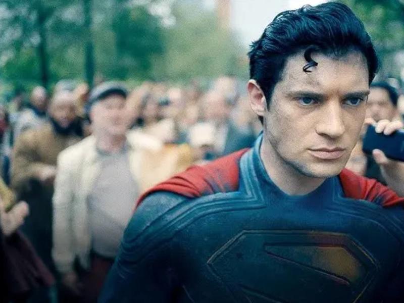 Superman umiliato dall'ideologia 