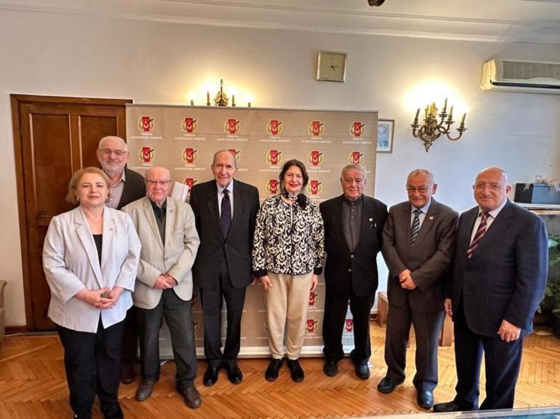 Kalemiyle Yaşayan, Bir Onur Abidesi Altan Ağabeyim'e Vedam