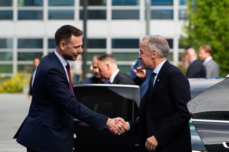 Building the Indispensable Partnership Between Political Leaders and Public Servants 