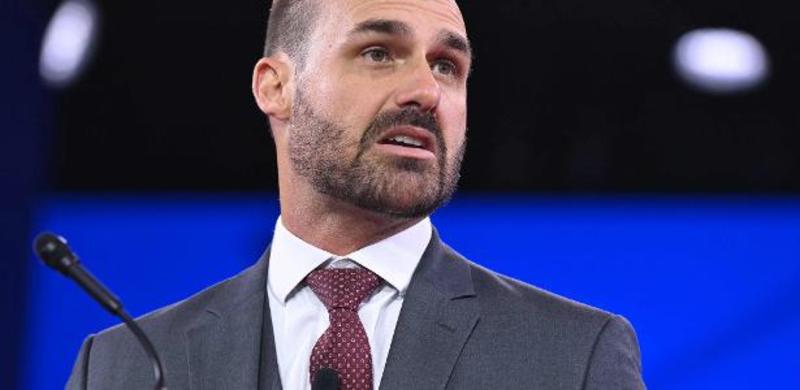 Sanção contra Moraes orquestrada por Eduardo Bolsonaro nos EUA tem 3 bases