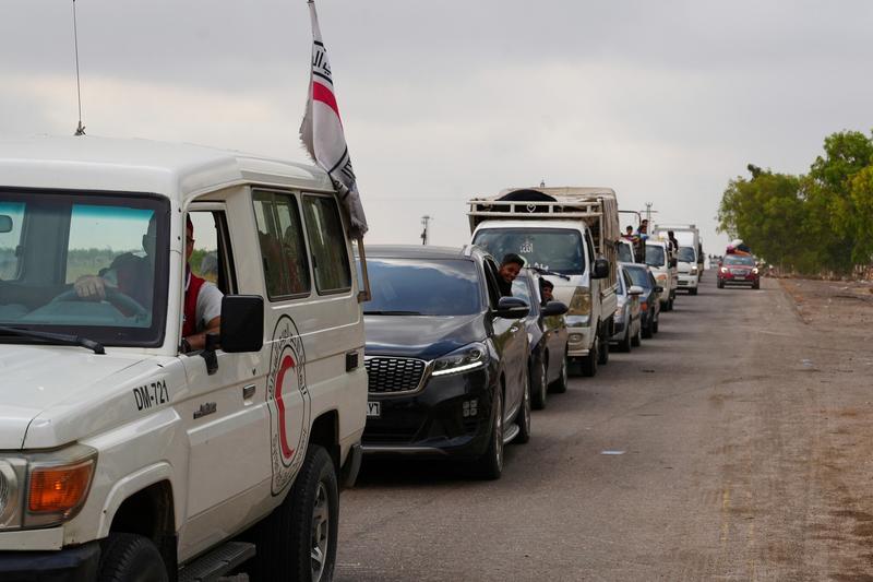 Syria starts evacuating Bedouin families from Sweida in bid to restore calm