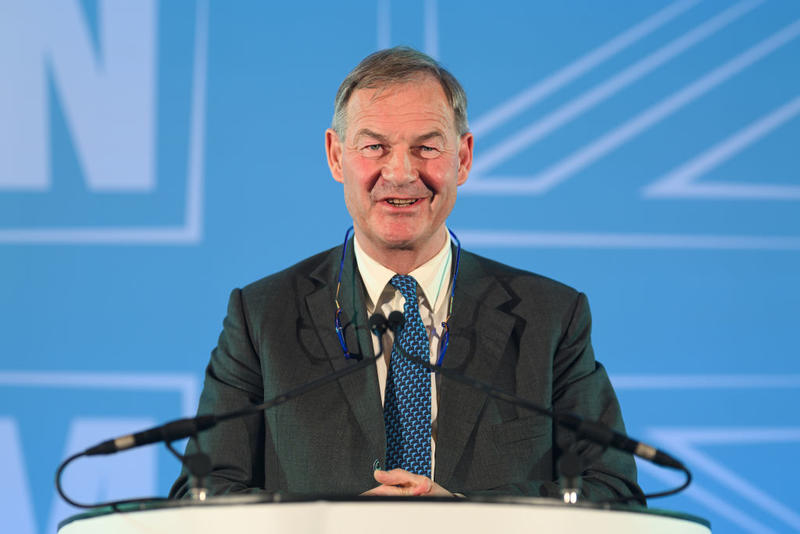 Lowe brands Farage a ‘stinking hypocrite’ over crime policies