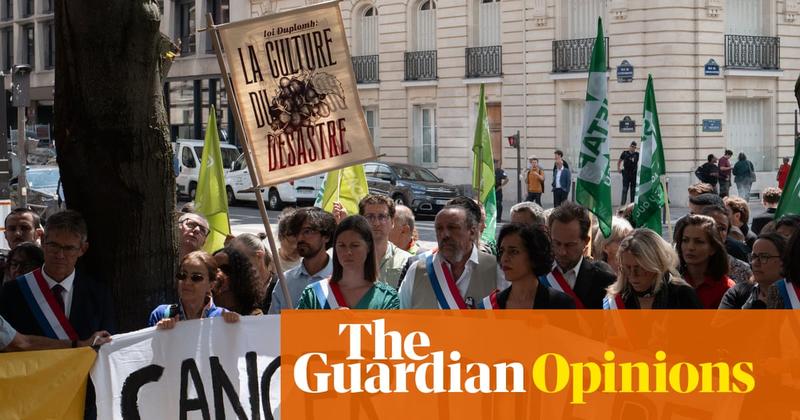 What has it taken to unite France’s divided voters? A hated, toxic chemical