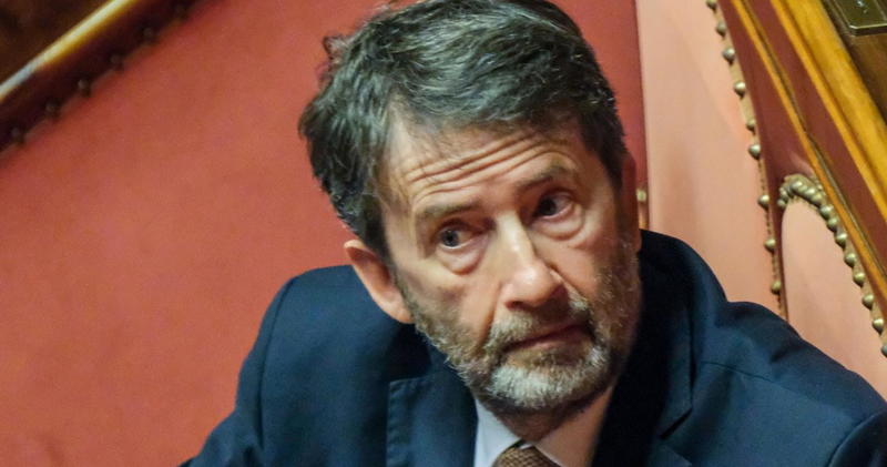 Toh, il premio letterario lo vince Franceschini. La ricetta infallibile: Pd, Lgbt e antifascismo