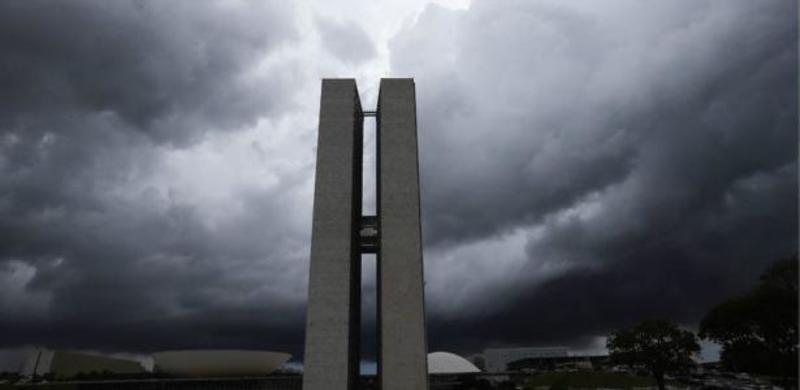 Brasil é dividido entre cidadãos e ralé pelo Congresso através das emendas