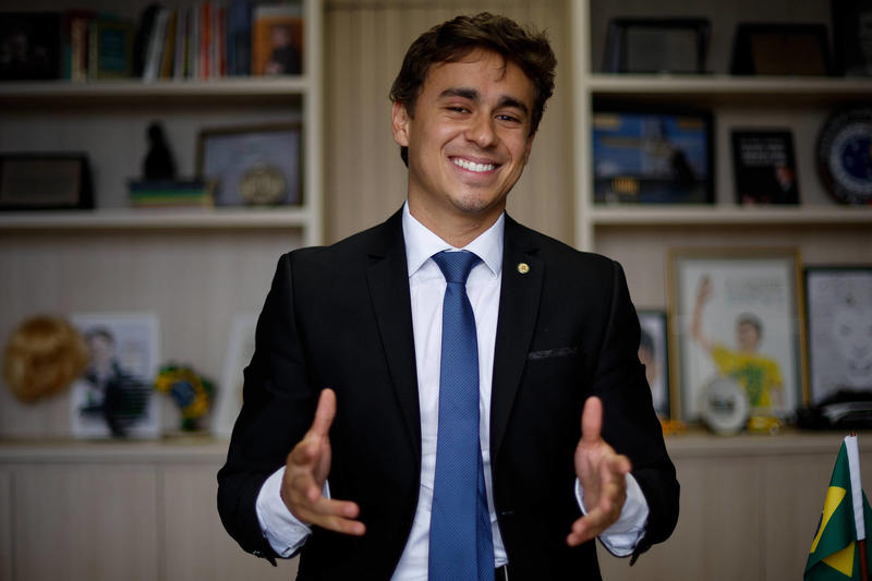 Beleza não tem partido, mas 2 sobrancelhas: uma de esquerda e outra de direita