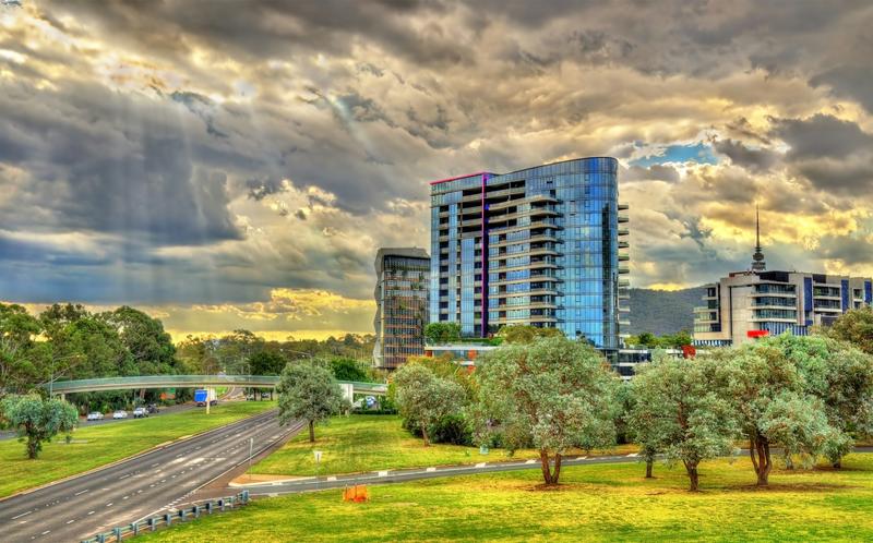How EVs and electric water heaters are turning cities into giant batteries