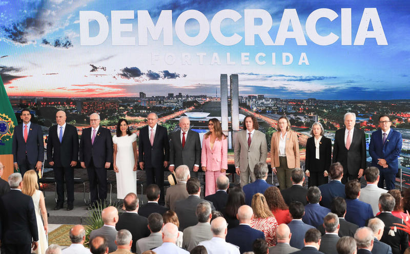 Democracia, caos e tirania