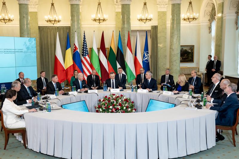 Standing up to Russian Imperialism: The Visegrád Group, the Bucharest Nine and the Lublin Triangle