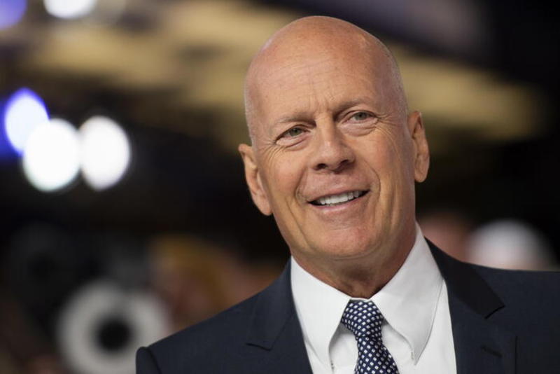 Bruce Willis non parla più, la malattia non gli lascia scampo