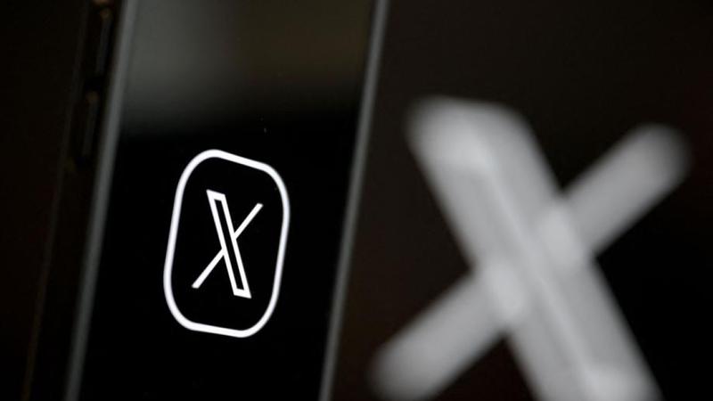 Parigi indaga i messaggi d'odio, ma «X» parla di libertà